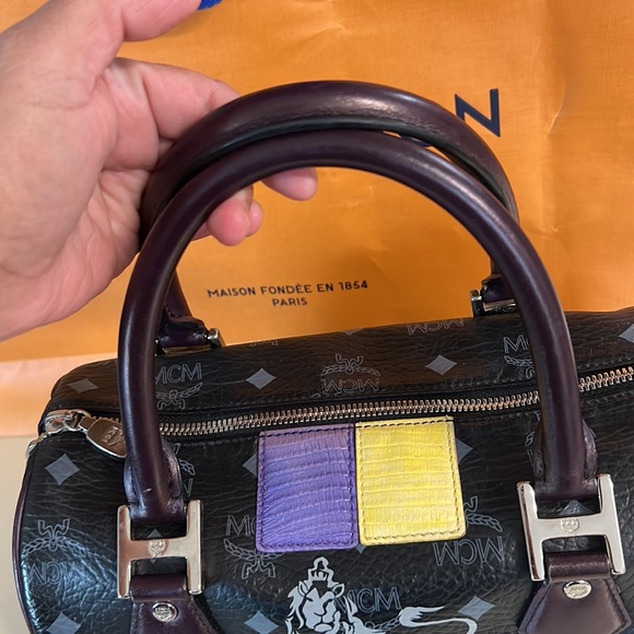 PreLoved Boston Authentic MCM - Picture 7 of 9